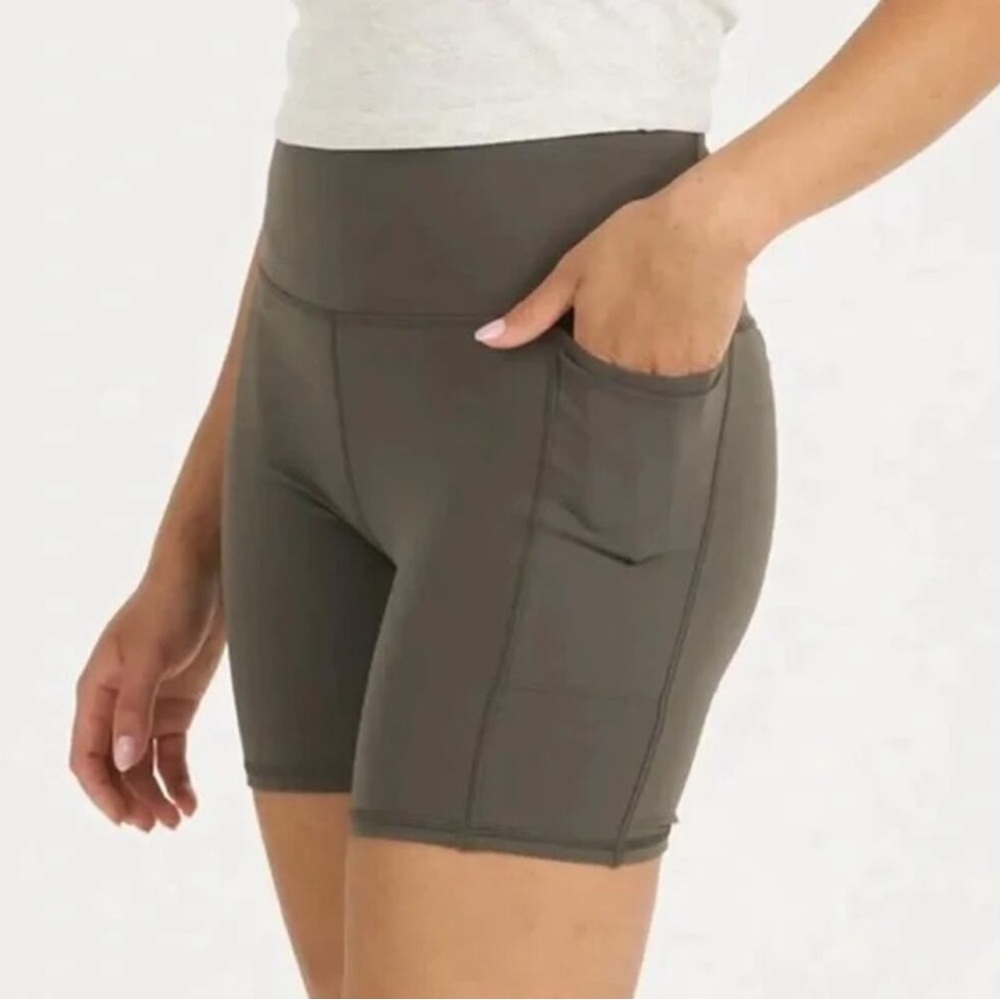 Vuori Dark Green Biker Shorts and Tank Top Set